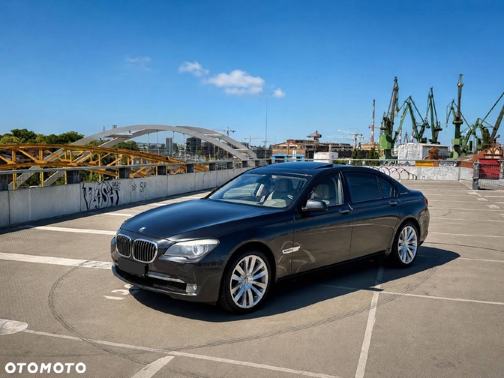 BMW Seria 7 - 10