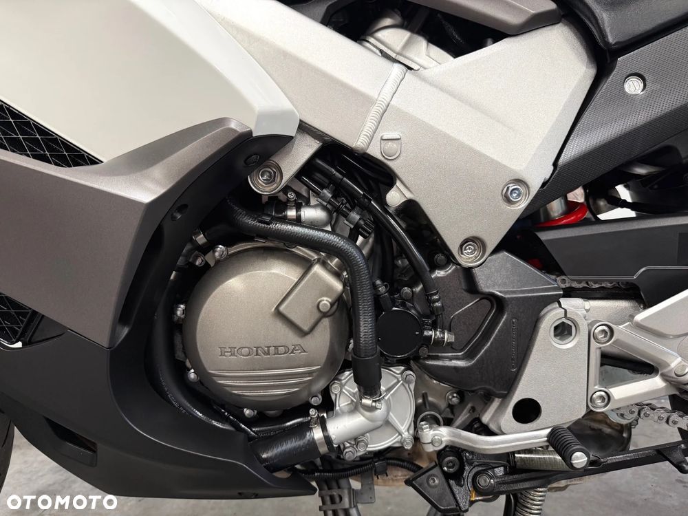 Honda VFR - 15