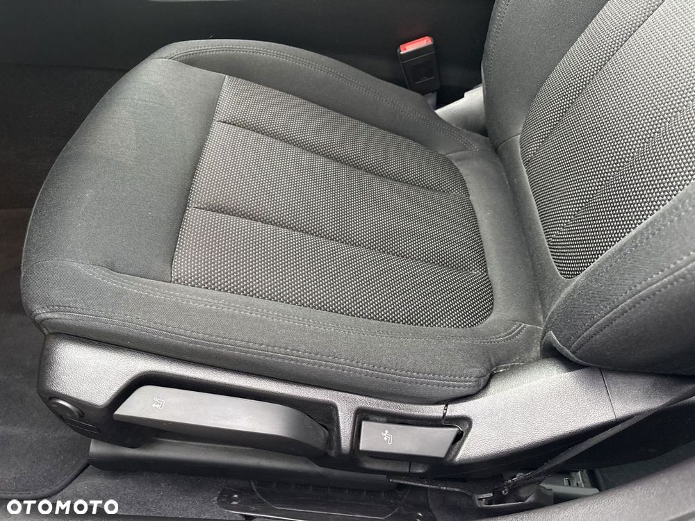 BMW Seria 3 - 12