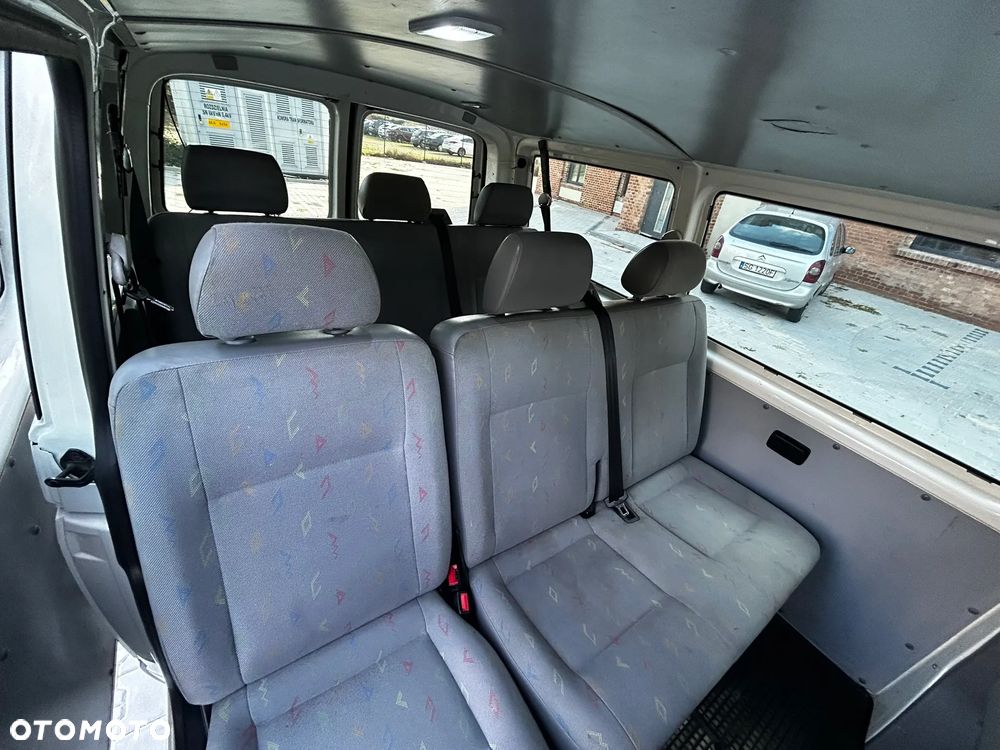 Volkswagen Transporter - 11