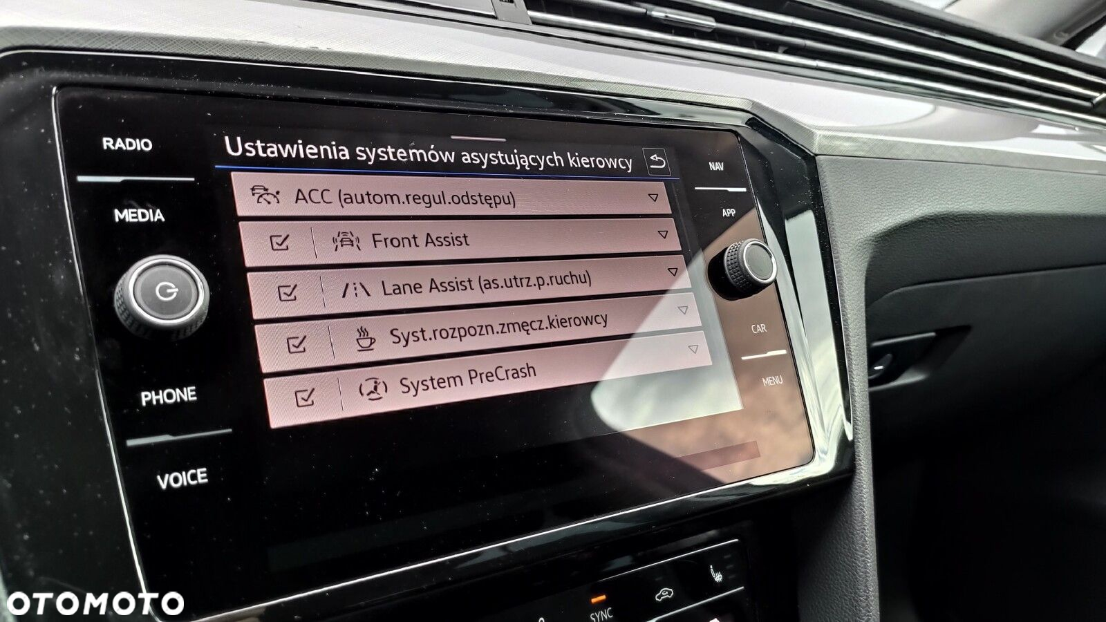 Volkswagen Passat - 22