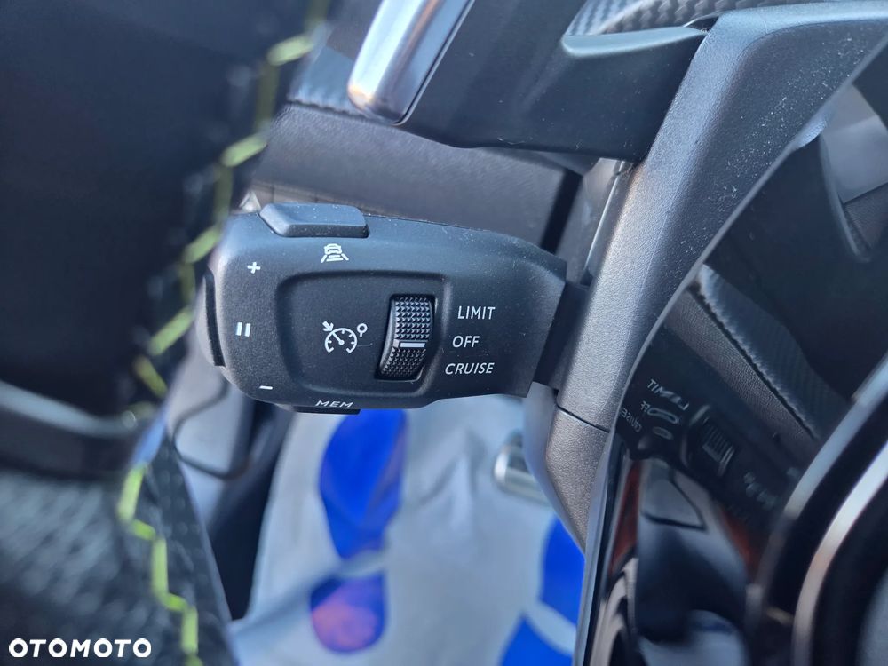 Peugeot 2008 1.5 BlueHDi GT Line S&S EAT8 - 22
