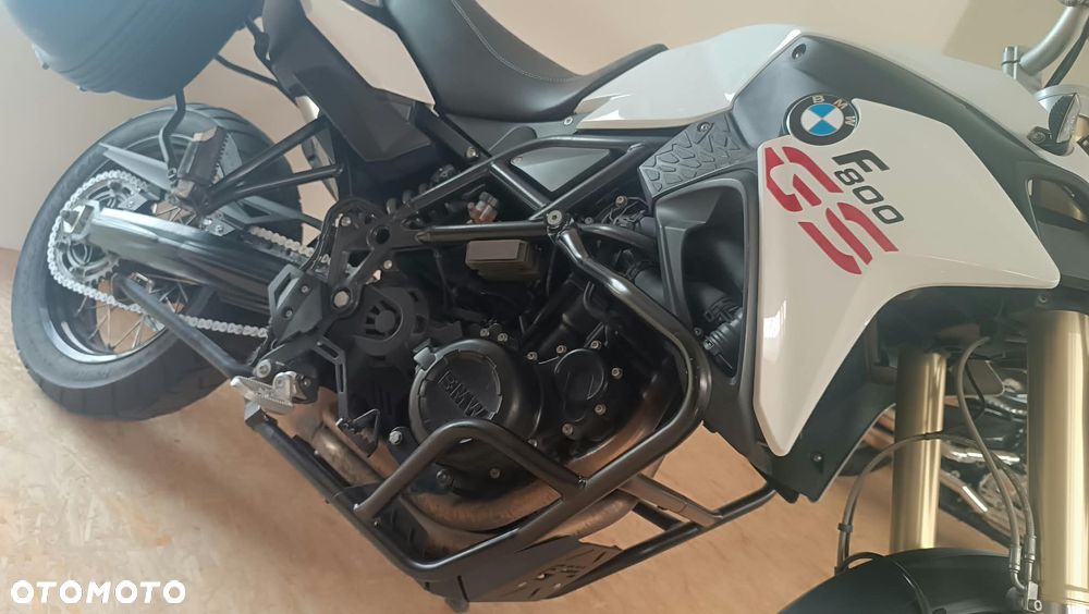 BMW F - 8