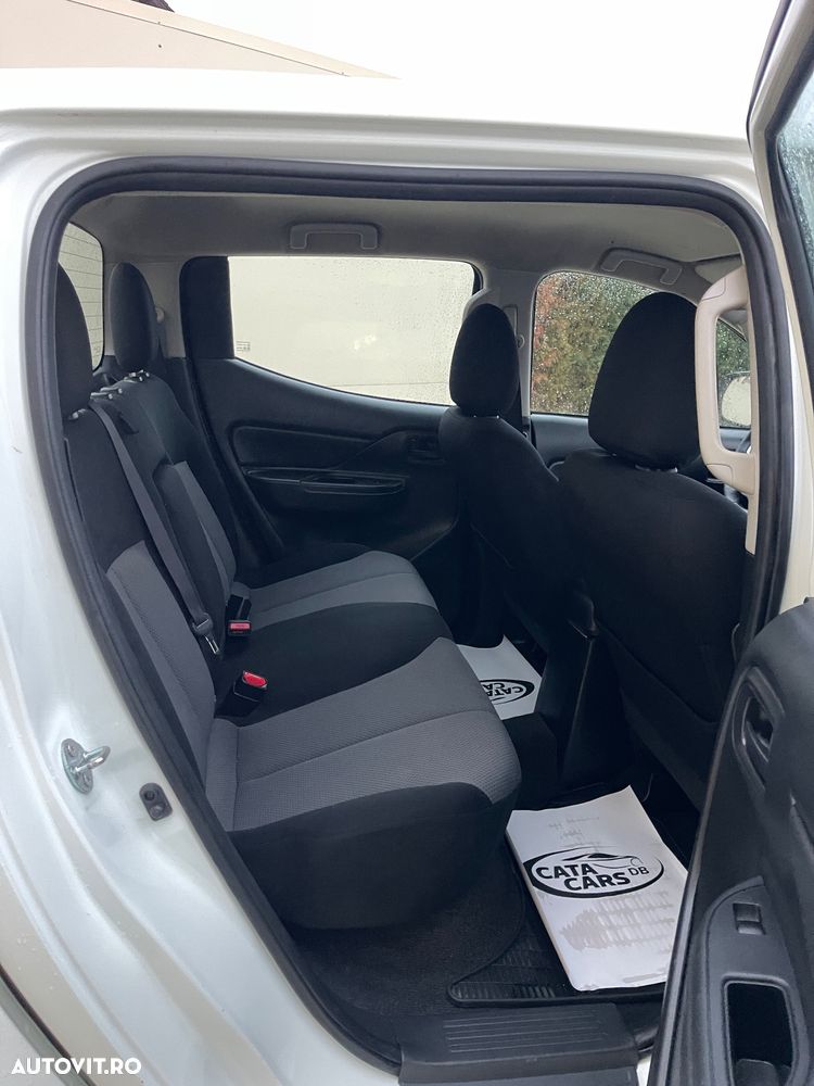 Mitsubishi L200 Double Cab 2.2 DI-D M/T Intense - 24