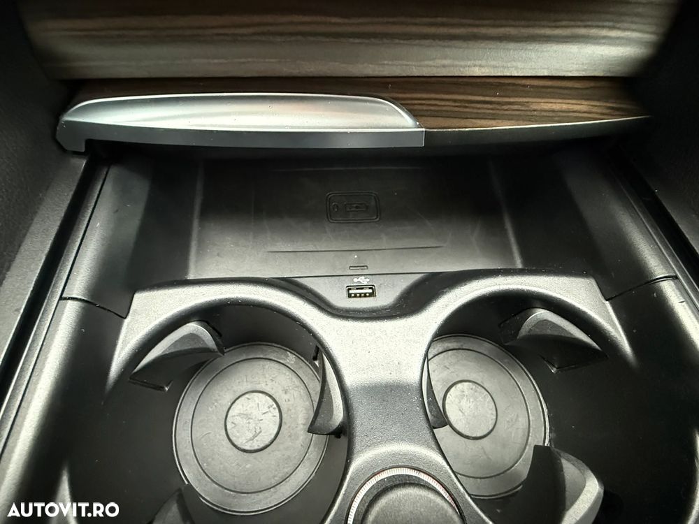 BMW Seria 5 520d Aut. Luxury Line - 33