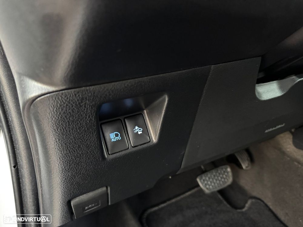 Toyota Yaris 1.5 HSD Comfort - 22