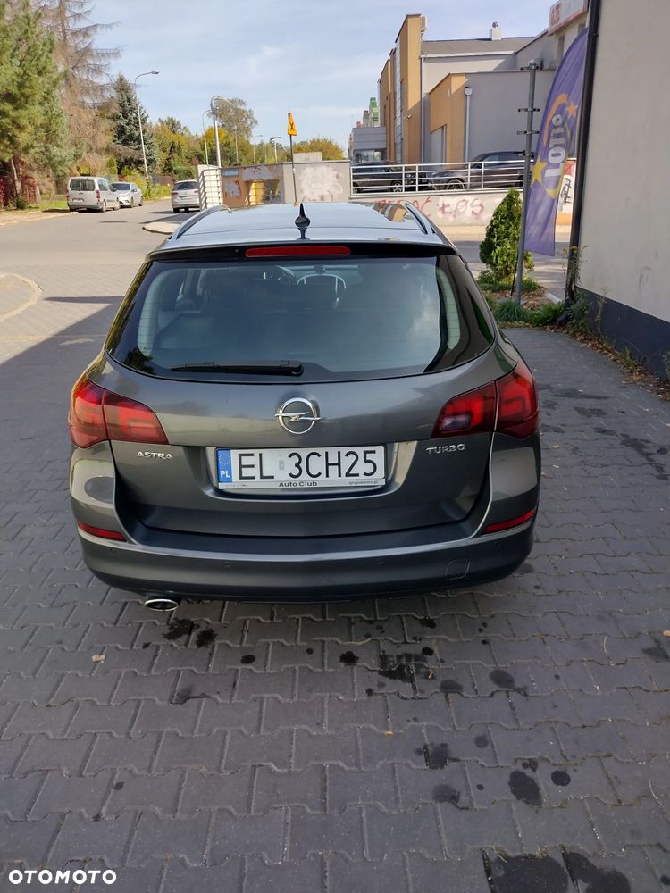 Opel Astra 1.4 T Cosmo - 4