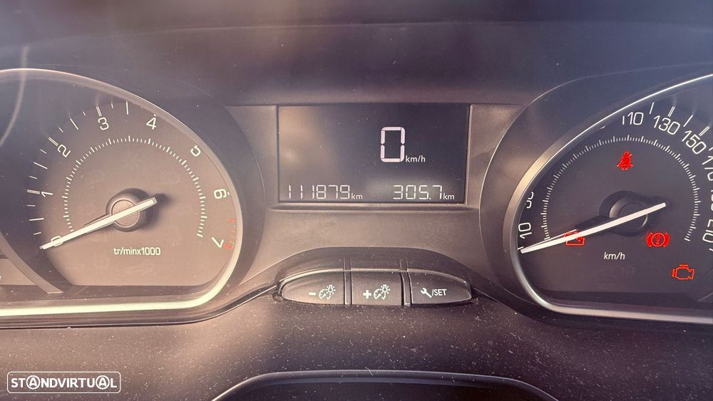 Peugeot 2008 1.2 PureTech Style - 3