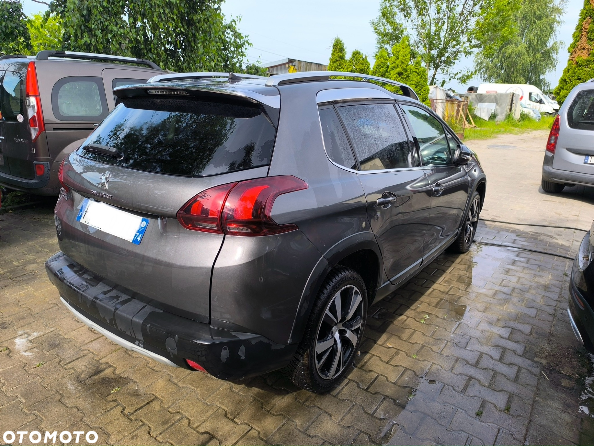 Peugeot 2008 1.2 Pure Tech GPF Allure S&S EAT6 - 4