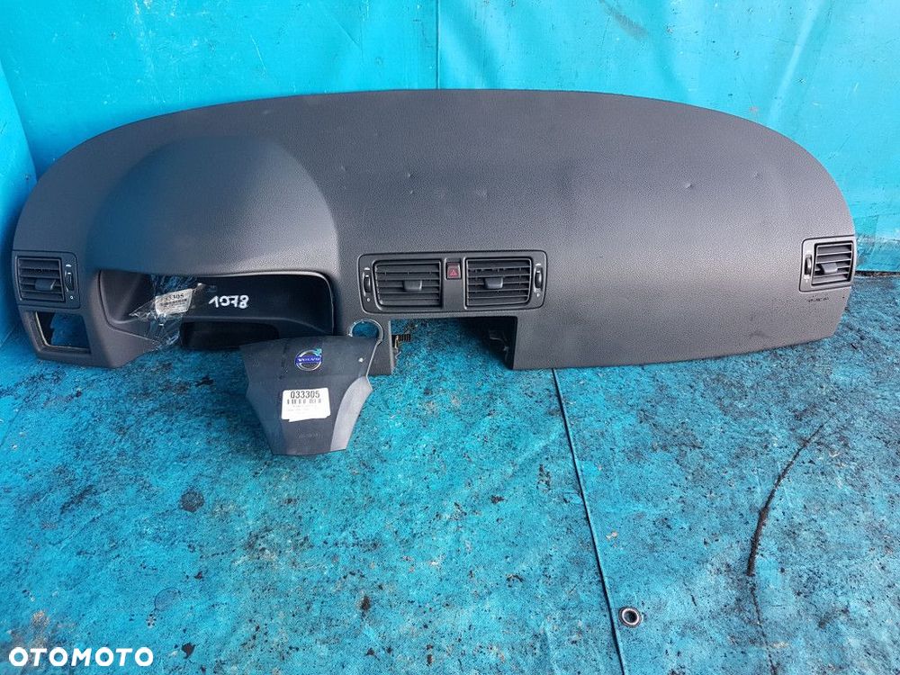 VOLVO V50 DESKA ROZDZIELCZA , PODUSZKI, PASY - 1