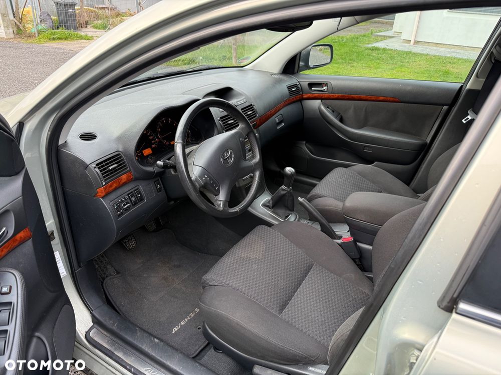 Toyota Avensis 2.0 VVT-i Prestige - 6