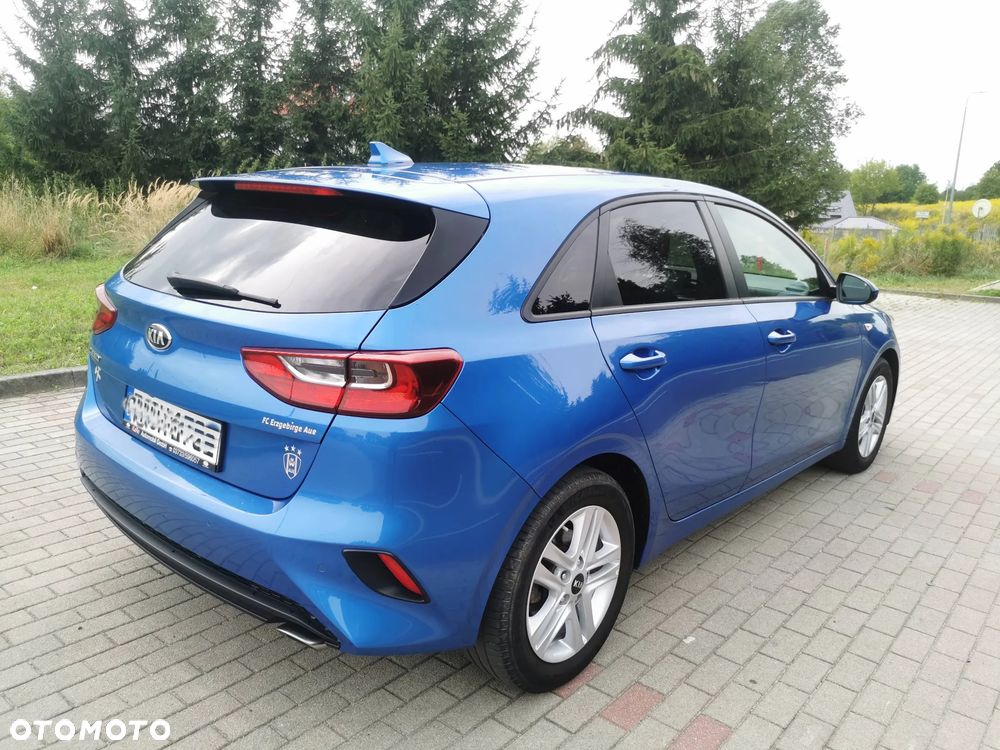 Kia Ceed 1.4 L - 6