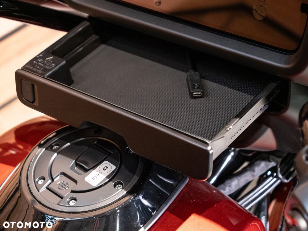 Harley-Davidson Touring Street Glide - 20