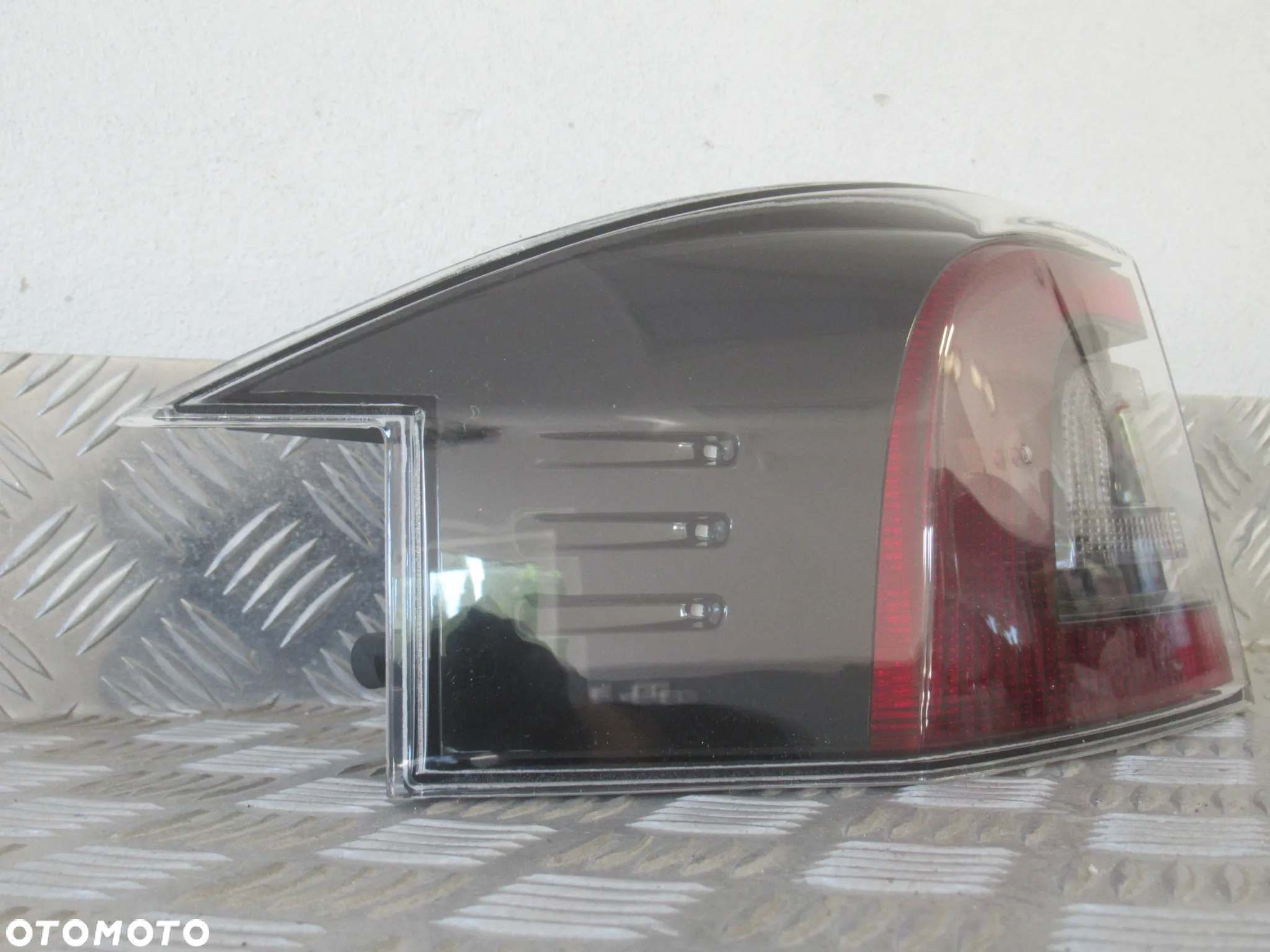 LAMPA TYLNA TYŁ LEWA TESLA MODEL S LIFT 6005920-00-J - 2