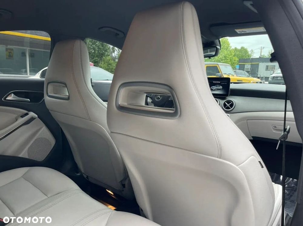 Mercedes-Benz CLA 250 4-Matic AMG Line - 18