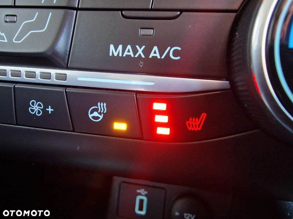 Ford Focus 2.0 EcoBlue Titanium X - 27