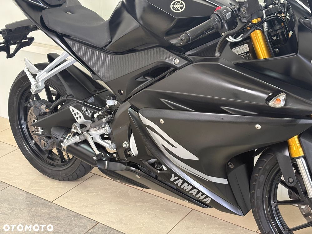Yamaha YZF - 12