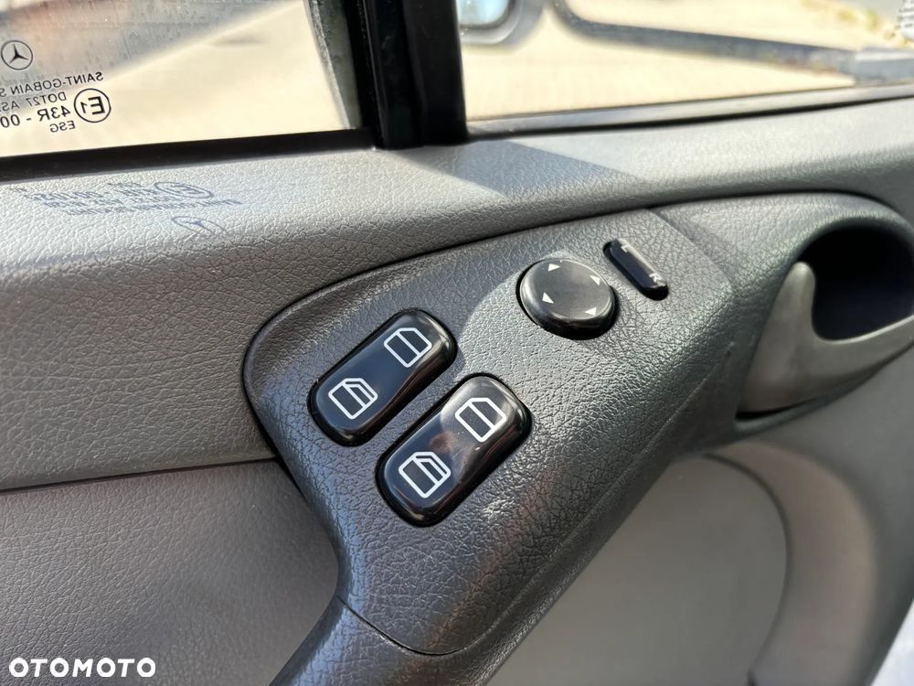 Mercedes-Benz Sprinter - 16