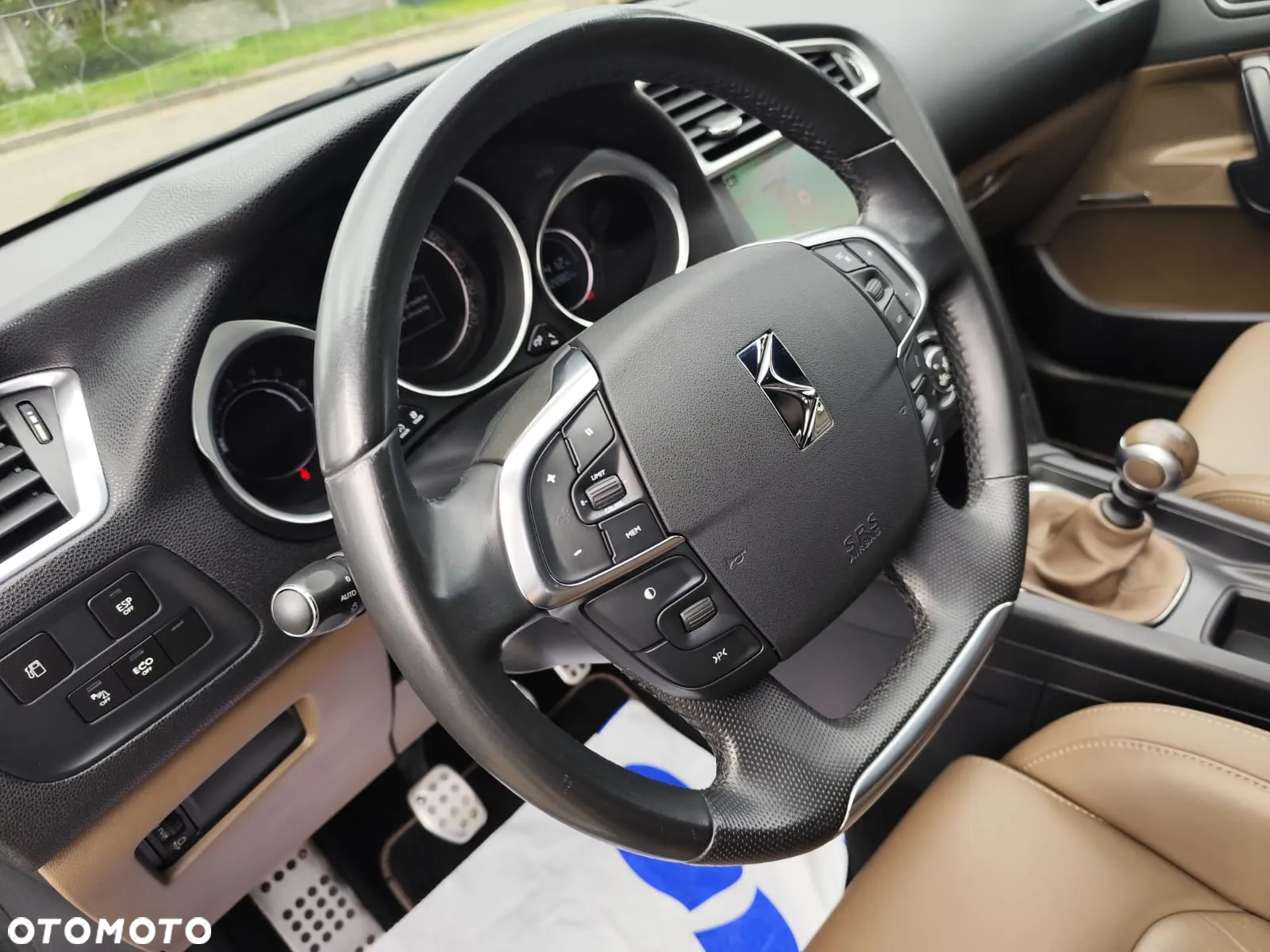 Citroën DS4 e-HDi 115 SoChic - 17