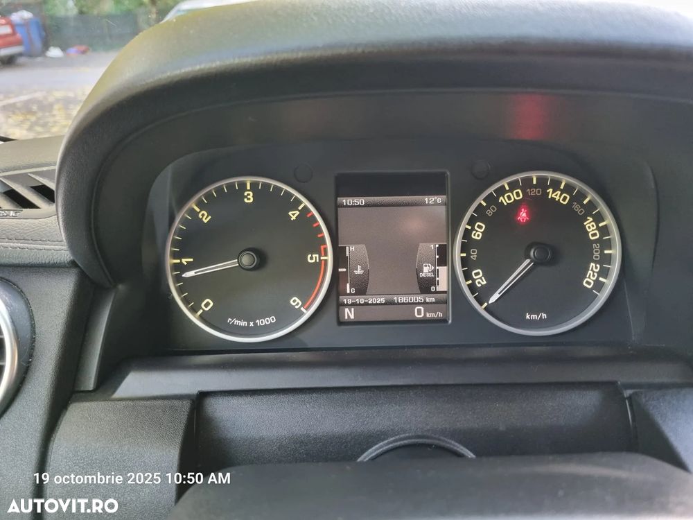 Land Rover Discovery 3.0i SD HSE Aut. - 5