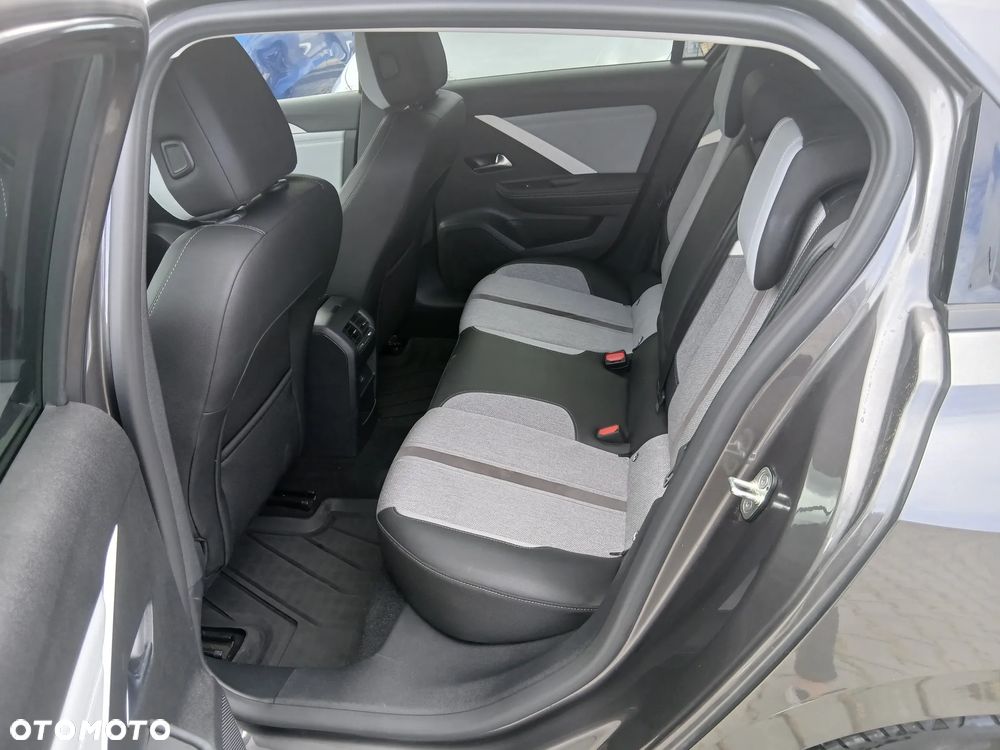 Opel Astra 1.2 Turbo Automatik Elegance - 15