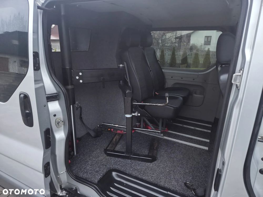 Renault TRAFIC LONG KLIMA TEMPOMAT ORYGINAŁ PODNOŚNIK DLA INWALIDY LUB INNE ZADBANY FULL OPCJA DOPOSAŻONY - 9