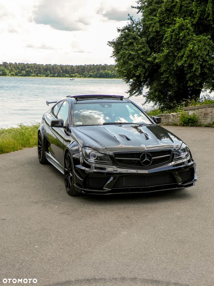 Mercedes-Benz Klasa C 63 AMG - 12