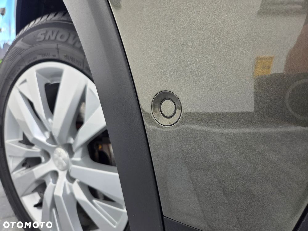 Peugeot 5008 1.6 BlueHDI Allure S&S EAT6 - 21
