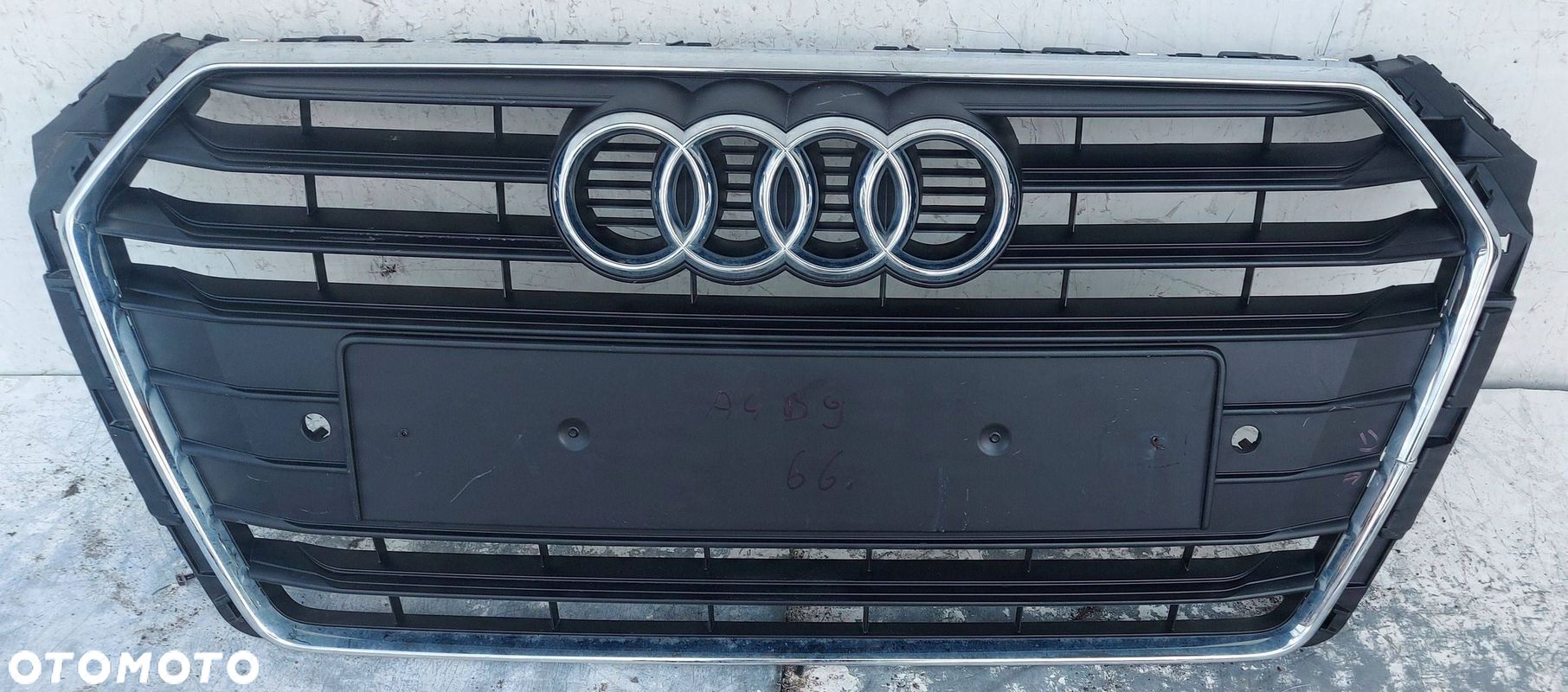 Audi A4 B9 8W0 15-18 Atrapa Grill - 1