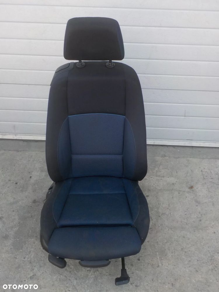 BMW SERIA 1 E87 FOTEL PRAWY
