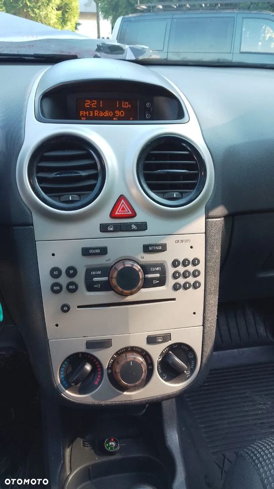 Opel Corsa 1.2 16V Cosmo - 13
