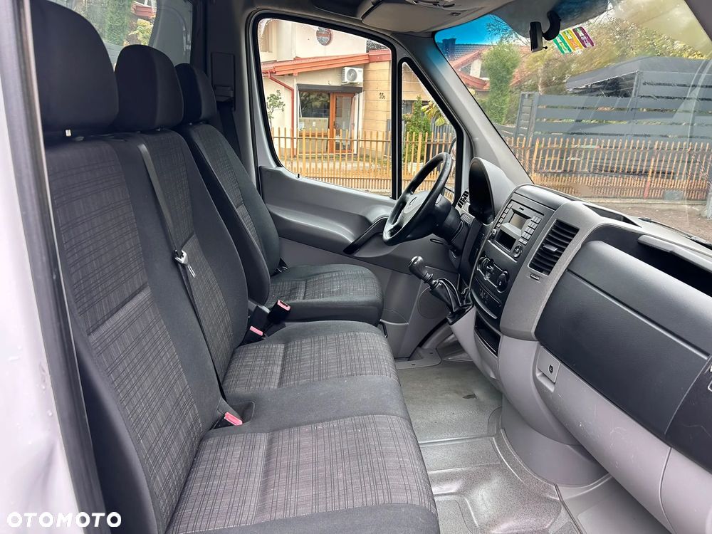 Mercedes-Benz Sprinter - 20