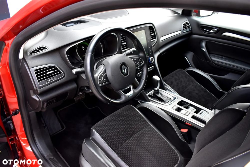 Renault Megane ENERGY TCe 130 EDC BOSE EDITION - 11