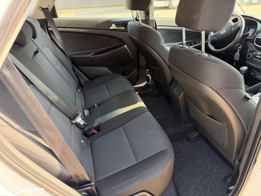 Hyundai Tucson blue 1.6 GDi 2WD Navi - 10