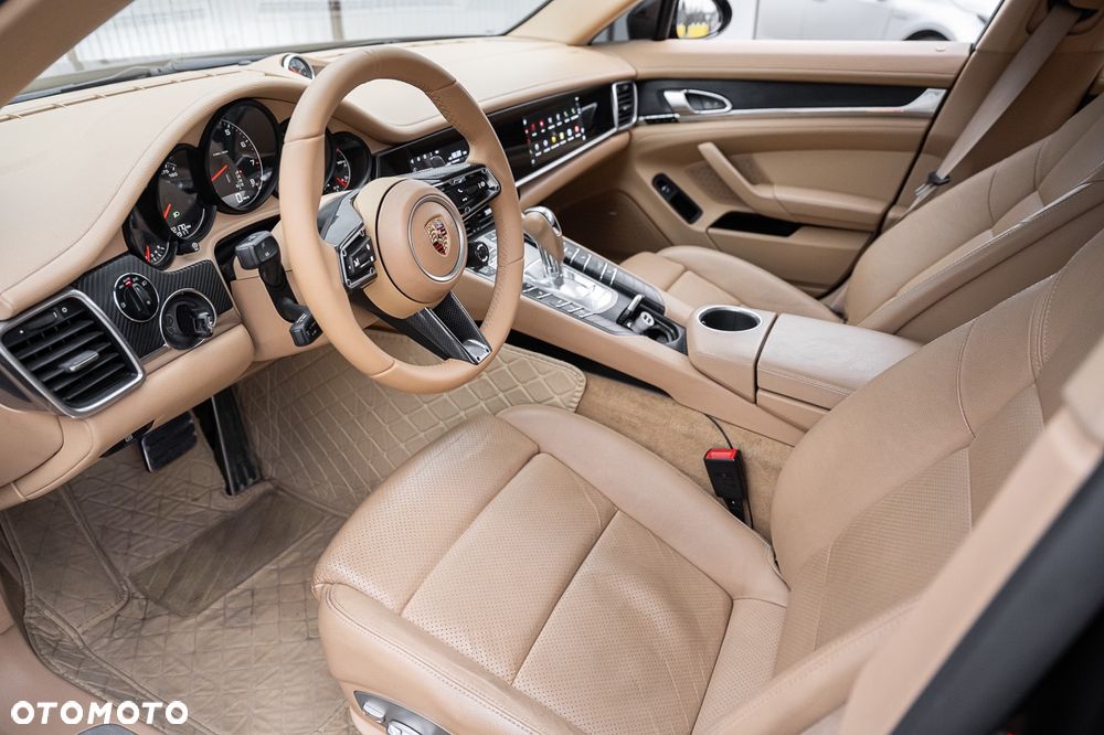 Porsche Panamera 4 PDK Platinum Edition - 17
