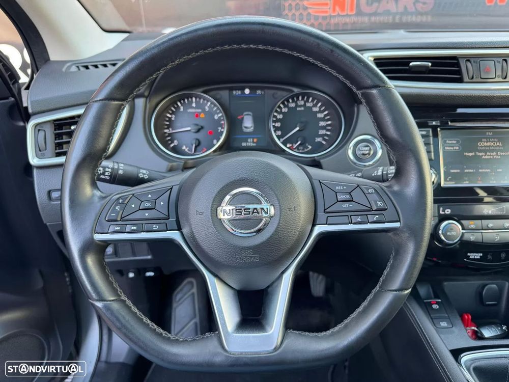 Nissan Qashqai 1.3 DIG-T N-Connecta J18 - 3