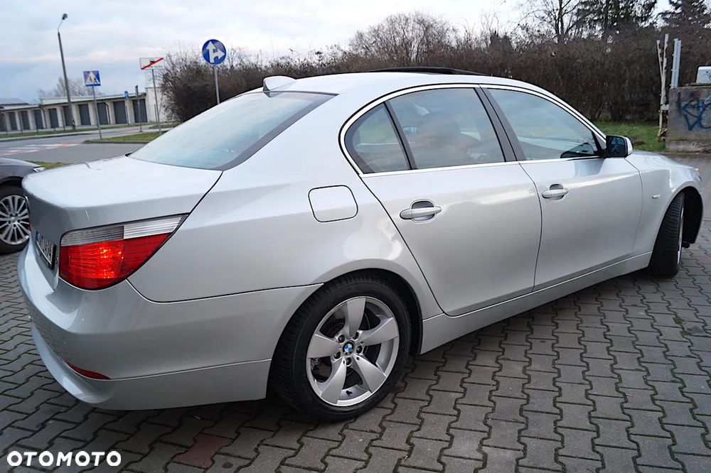 BMW Seria 5 525i - 12