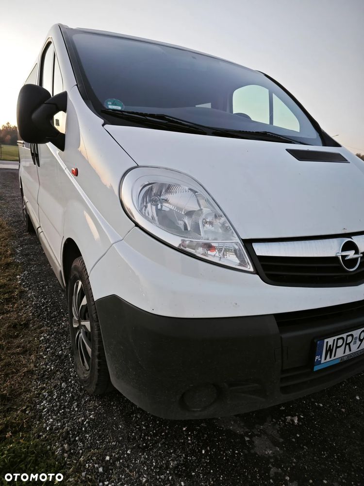 Opel Vivaro 2011 photo 3