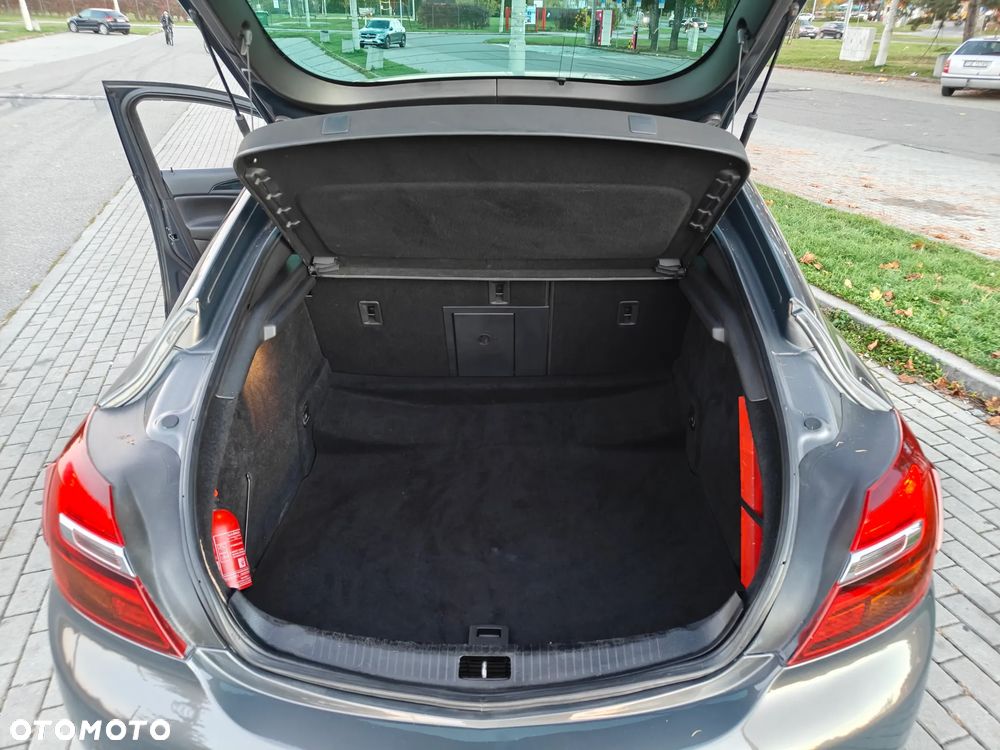 Opel Insignia - 40