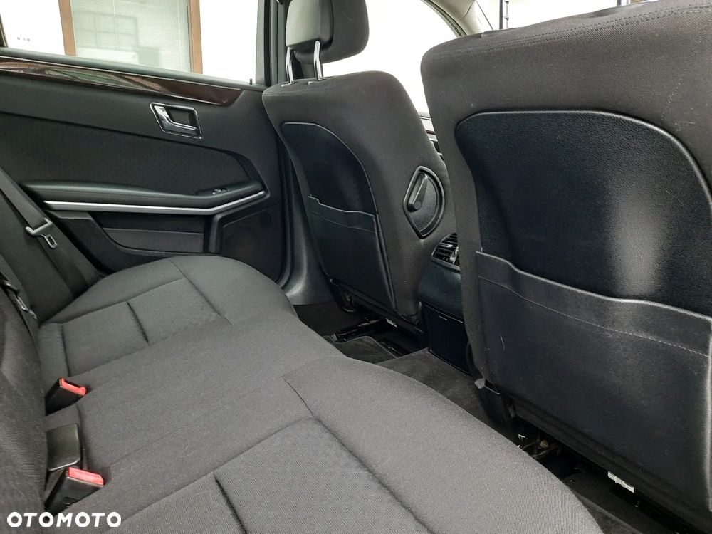 Mercedes-Benz Klasa E 250 CDI 4-Matic BlueEff - 27