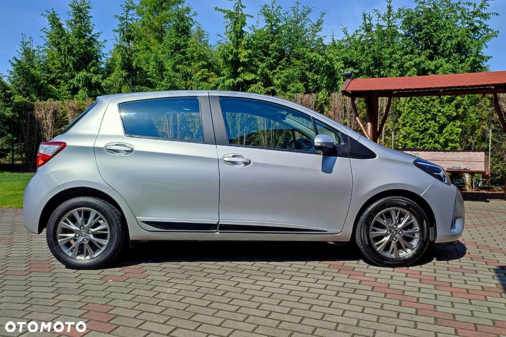 Toyota Yaris 1.0 Premium - 25