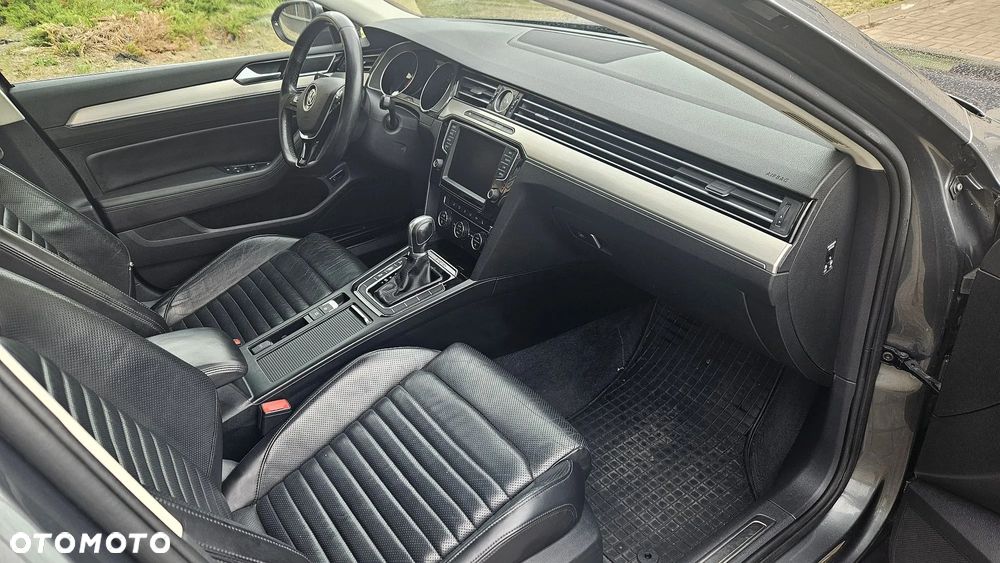 Volkswagen Passat 2.0 TDI Bi-Turbo BMT 4Mot Highline DSG - 17