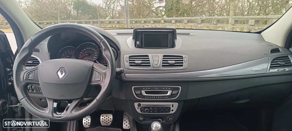 Renault Mégane Sport Tourer - 9