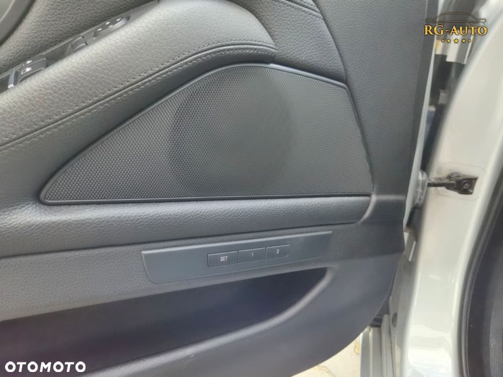 BMW Seria 5 525d xDrive Luxury Line - 21