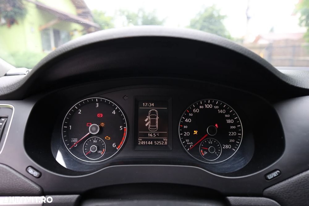 Volkswagen Jetta 2.0 TDI CR DPF Highline - 14