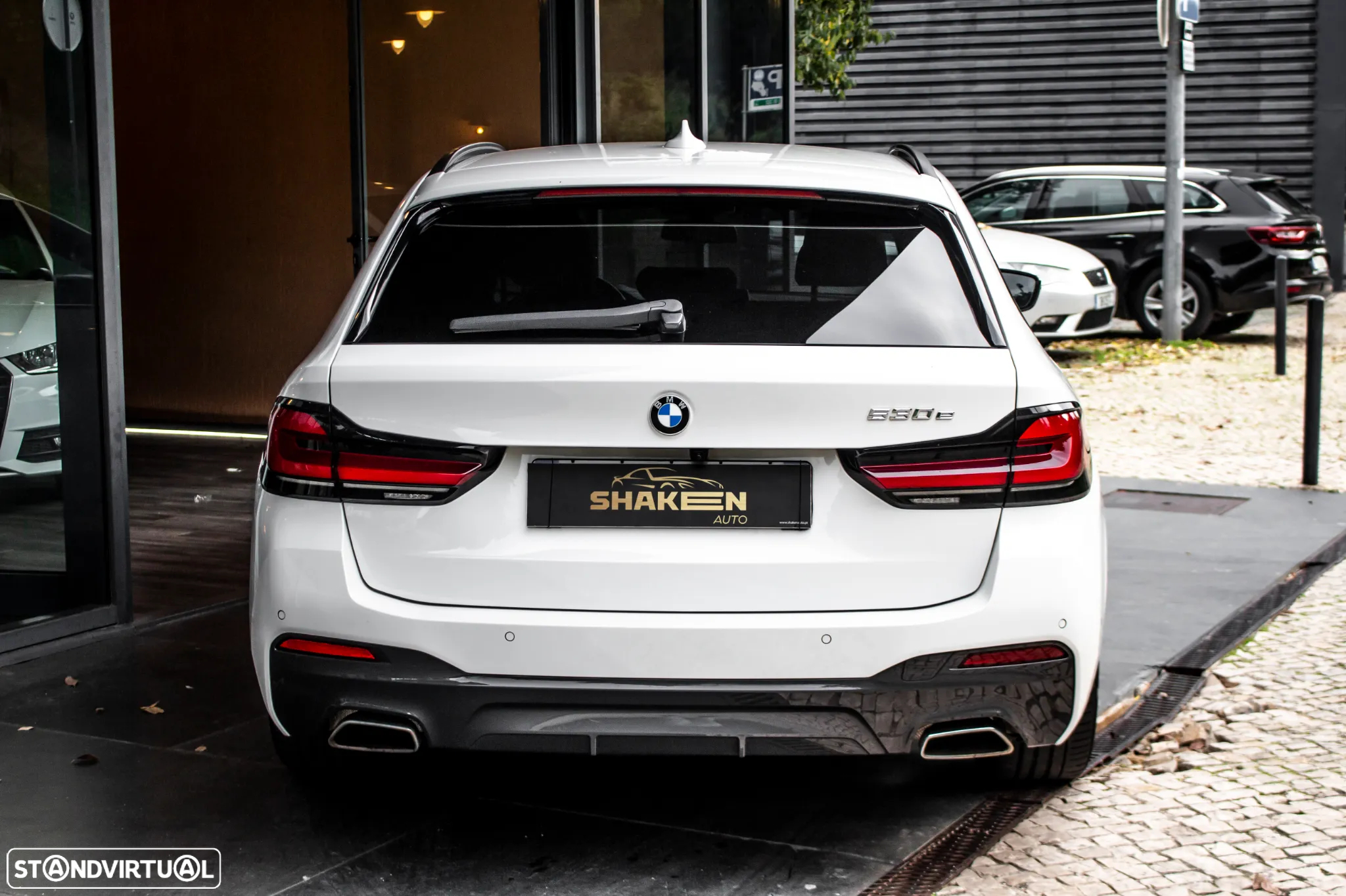 BMW 530 e Pack Desportivo M - 11