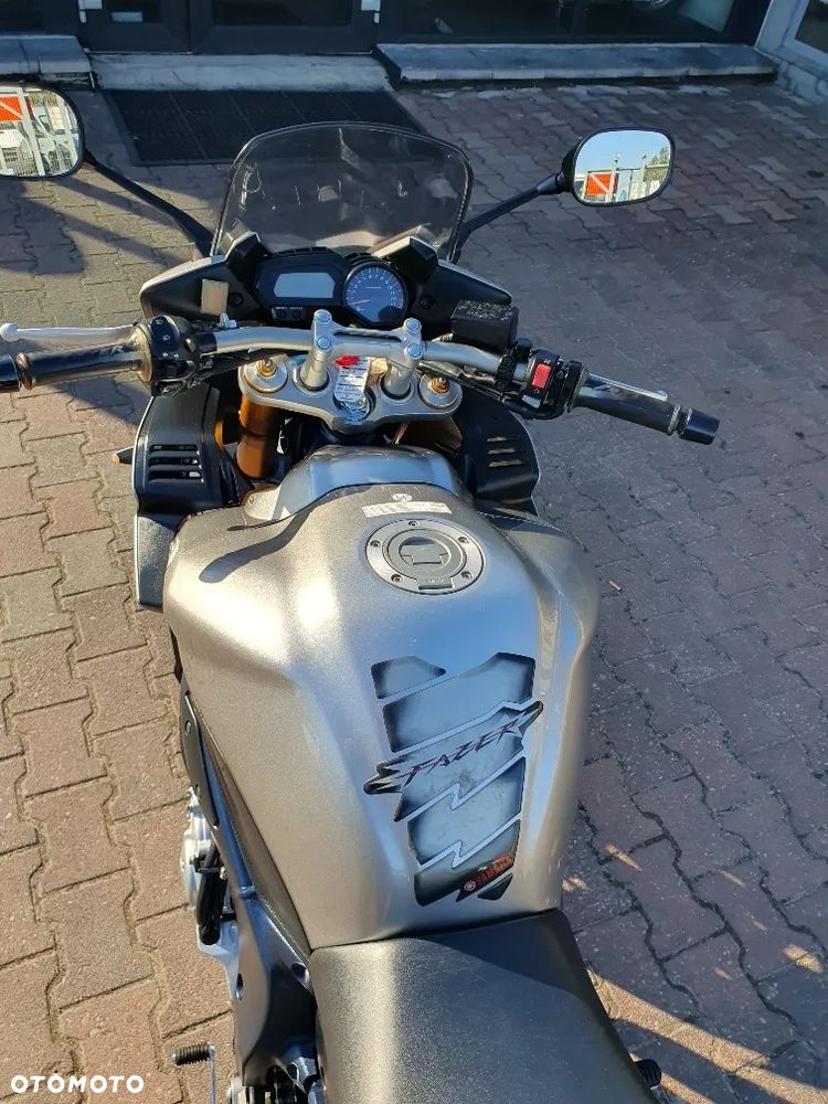 Yamaha FZ - 16