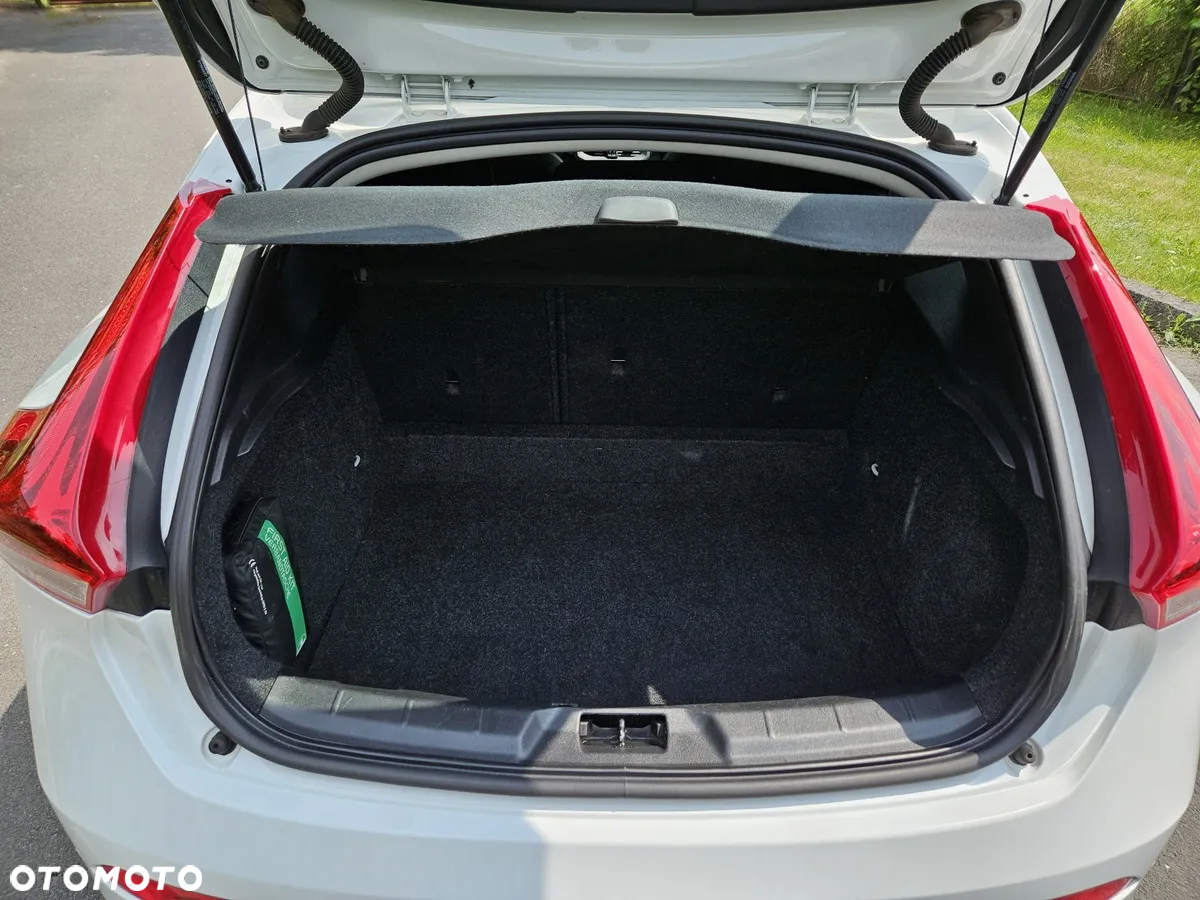 Volvo V40 D2 Momentum - 26