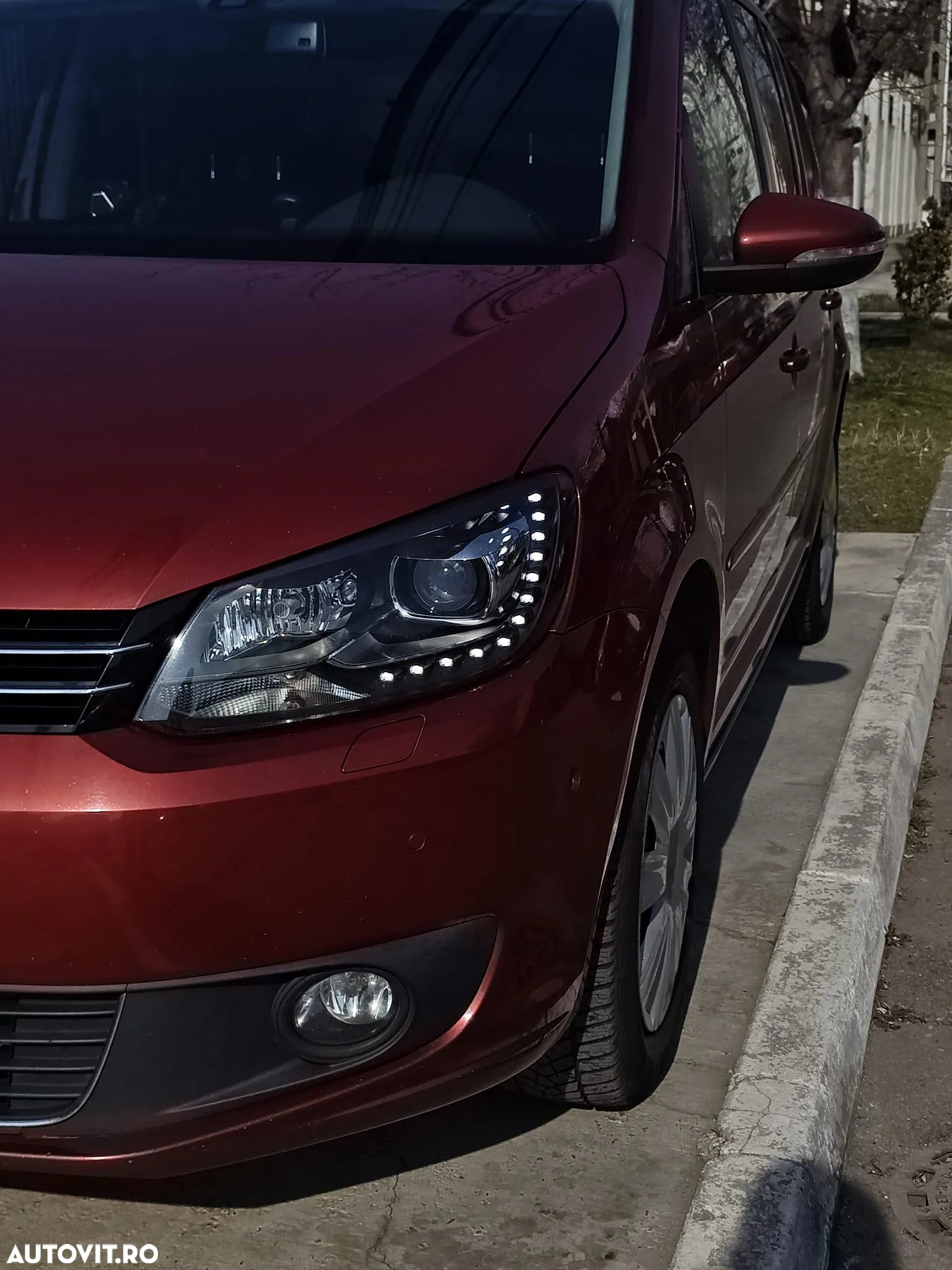 Volkswagen Touran 2.0 TDI DSG Highline - 10