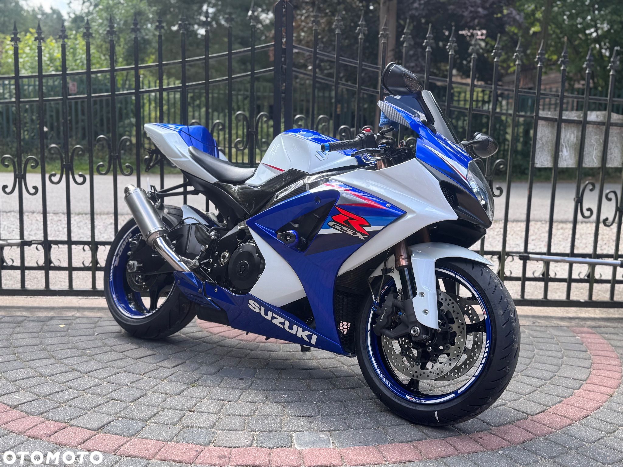 Suzuki GSX-R - 1